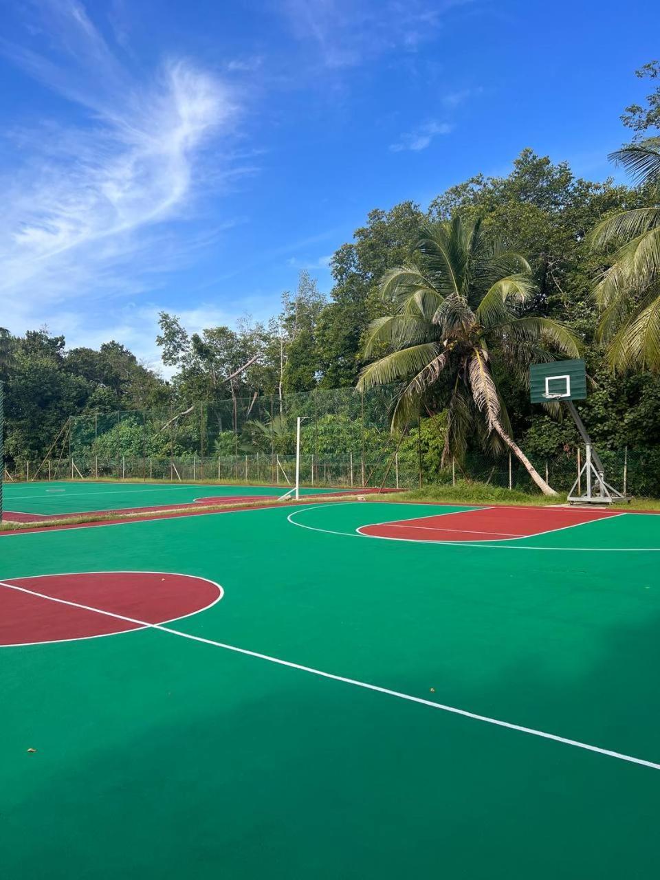 Hotel Putra Sentosa Retreat Camp, Sematan Esterno foto